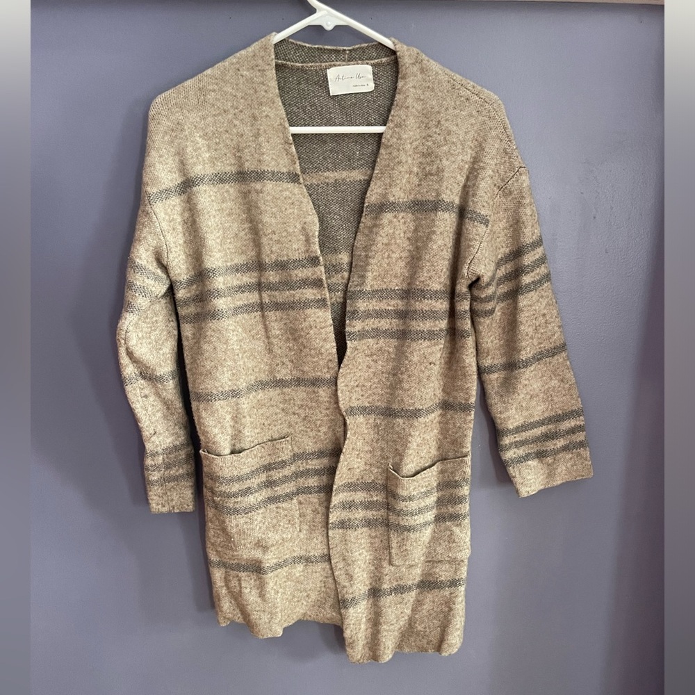 Wool cardigan (boutique)